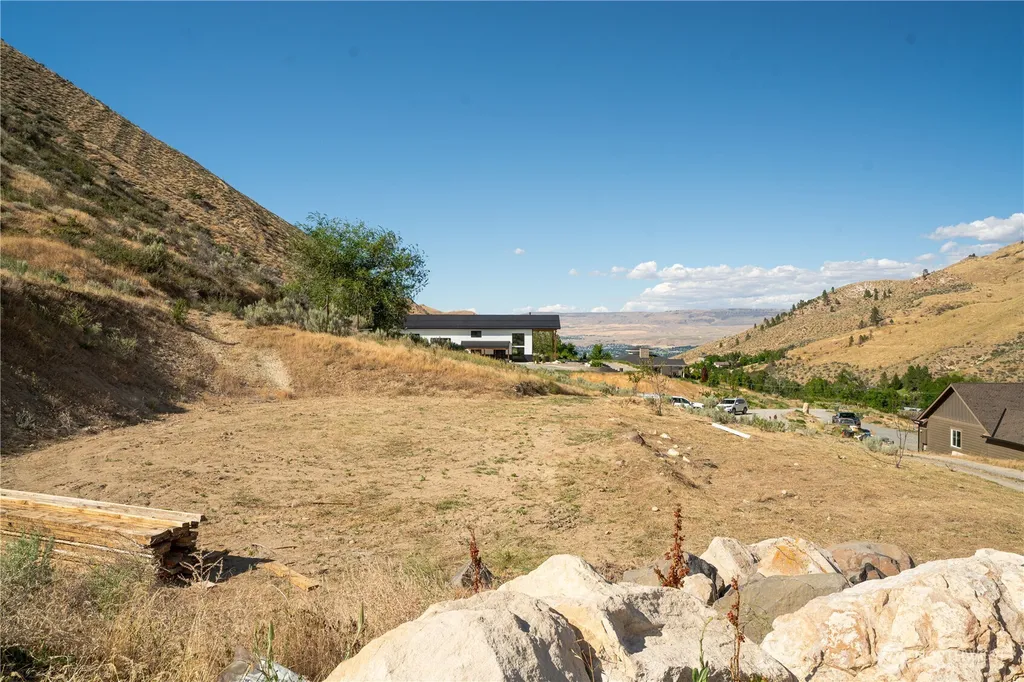 224 Hillcreek Lane Wenatchee WA 98801