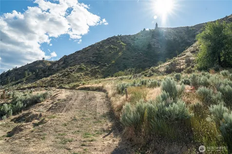 224 Hillcreek Lane Wenatchee WA 98801