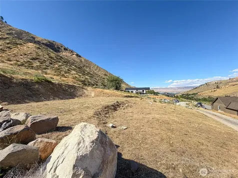 224 Hillcreek Lane Wenatchee WA 98801