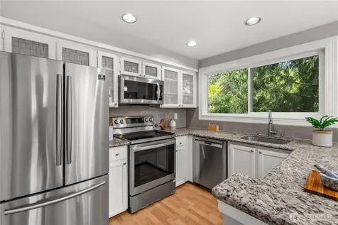 7024 155th Place Place NE Redmond WA 98052
