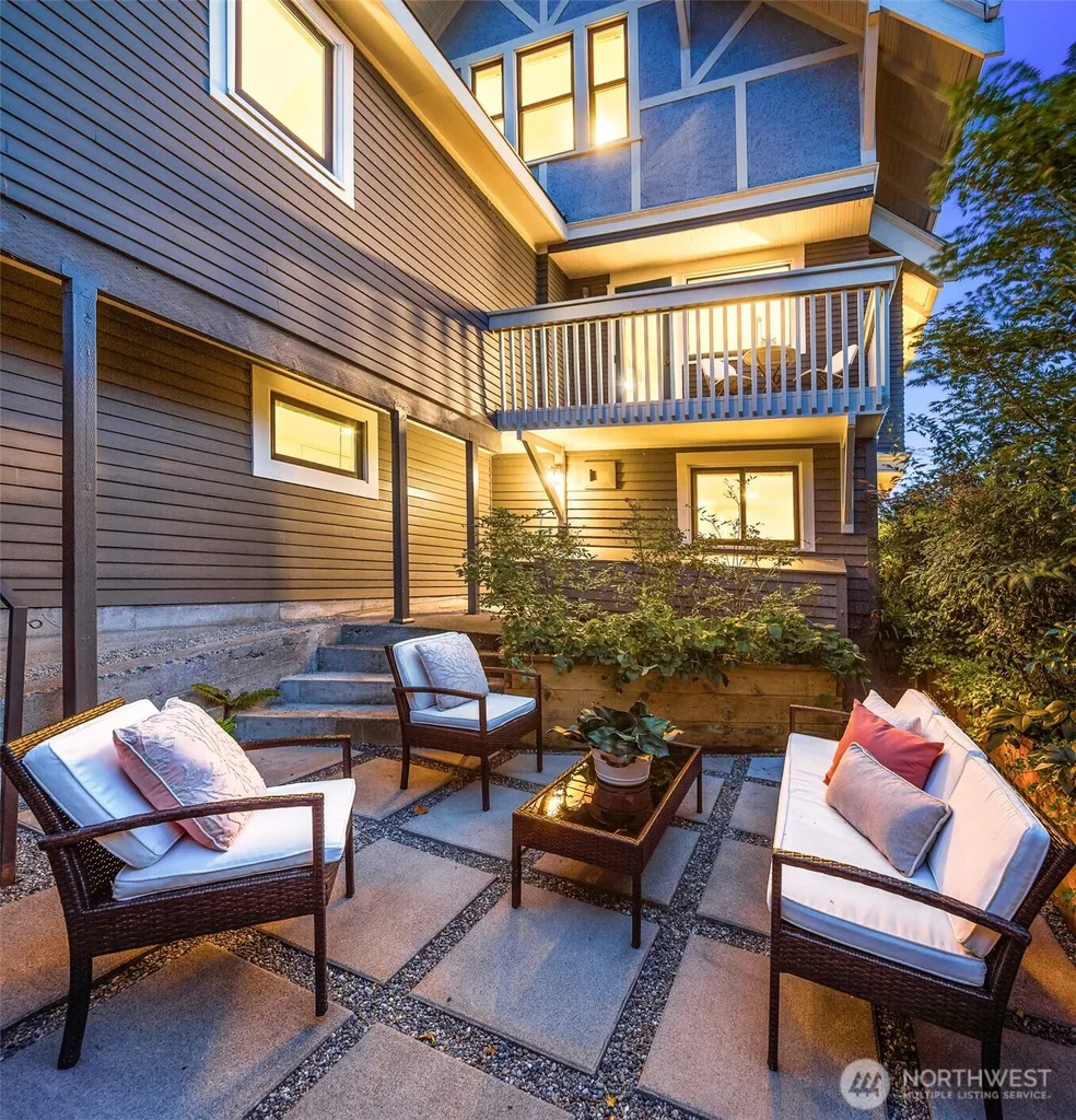 2612 1st Avenue N Seattle WA 98109
