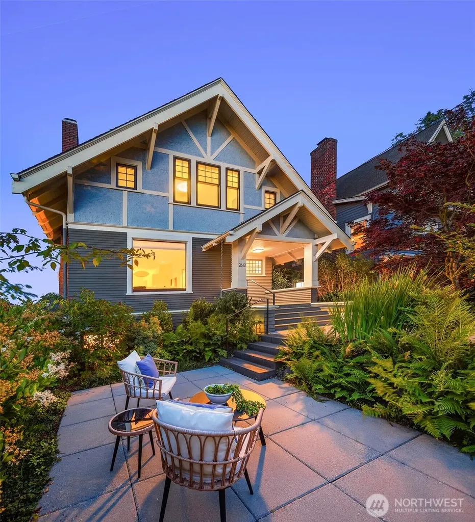 2612 1st Avenue N Seattle WA 98109