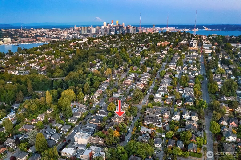 2612 1st Avenue N Seattle WA 98109