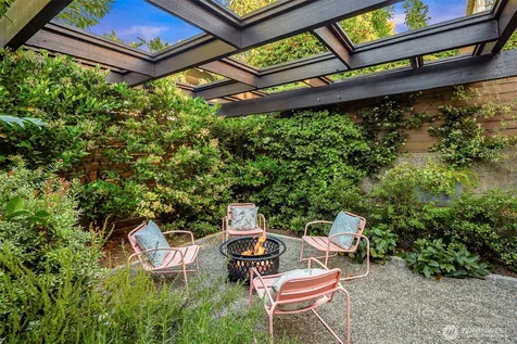 2612 1st Avenue N Seattle WA 98109