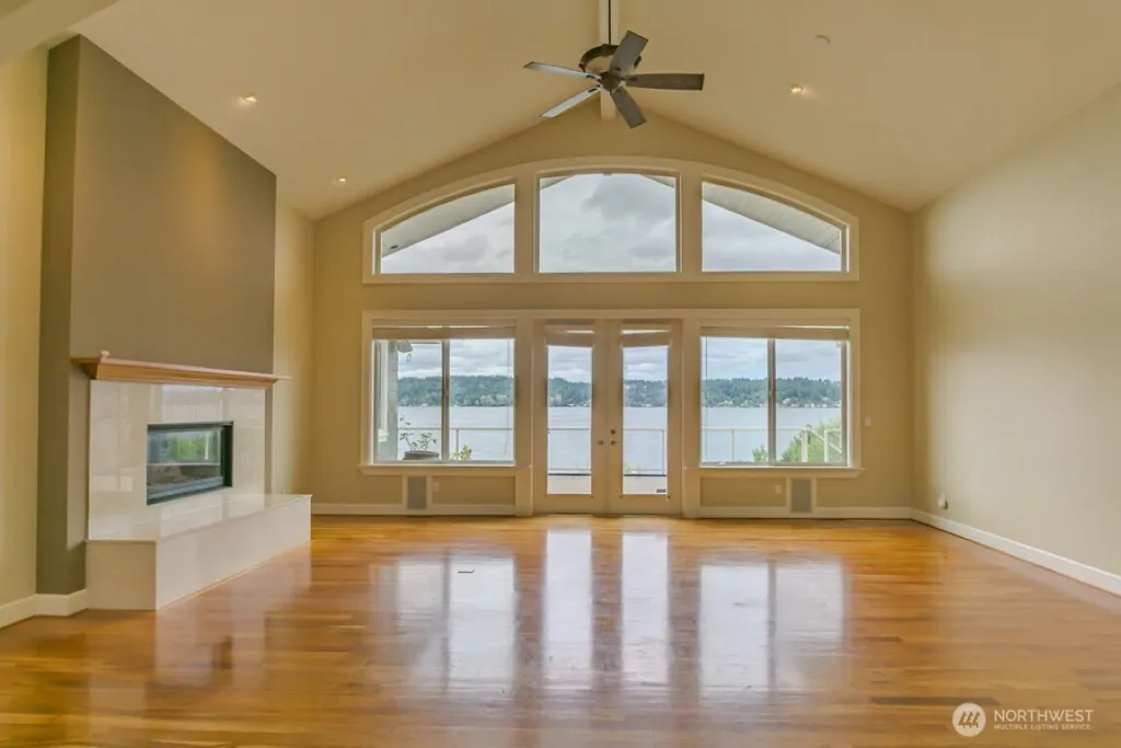 8568 Sand Point Way NE Seattle WA 98115