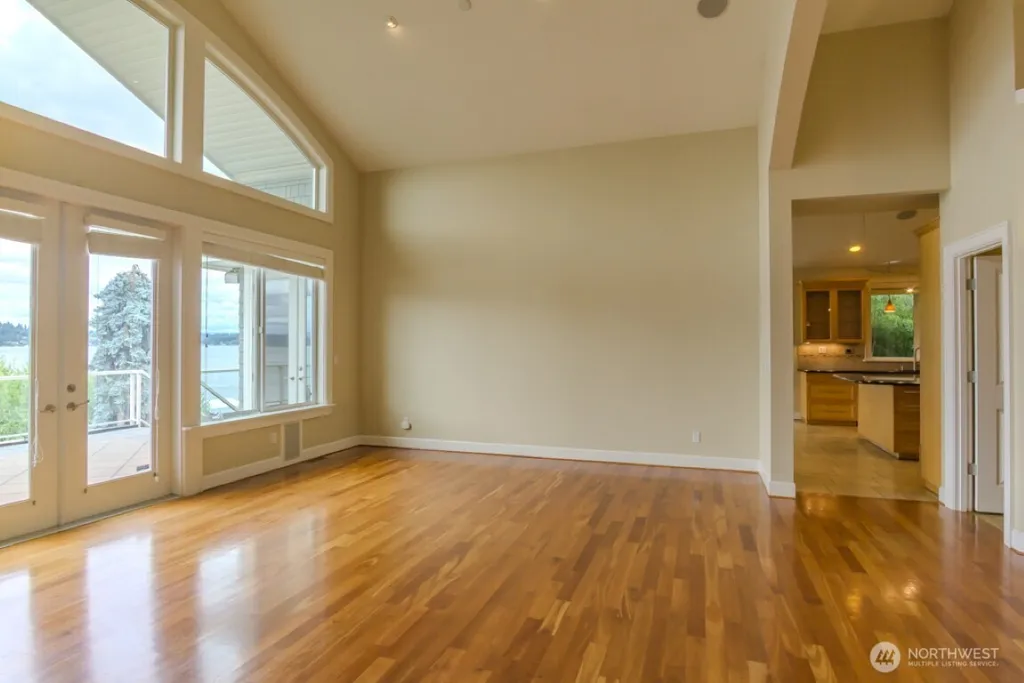 8568 Sand Point Way NE Seattle WA 98115
