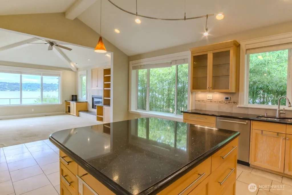 8568 Sand Point Way NE Seattle WA 98115