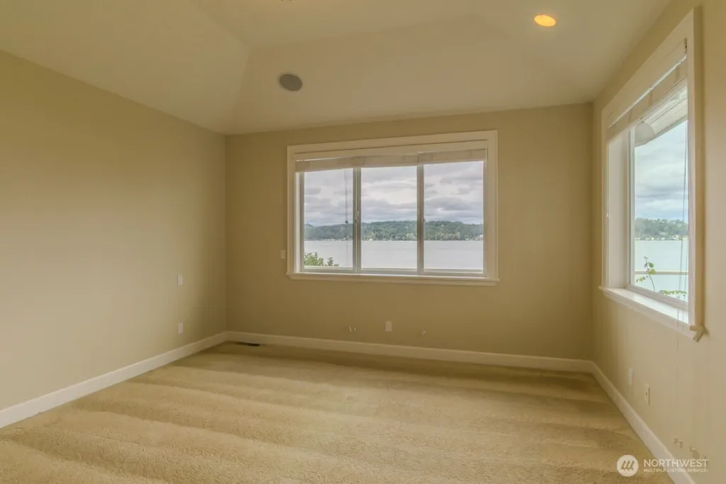 8568 Sand Point Way NE Seattle WA 98115