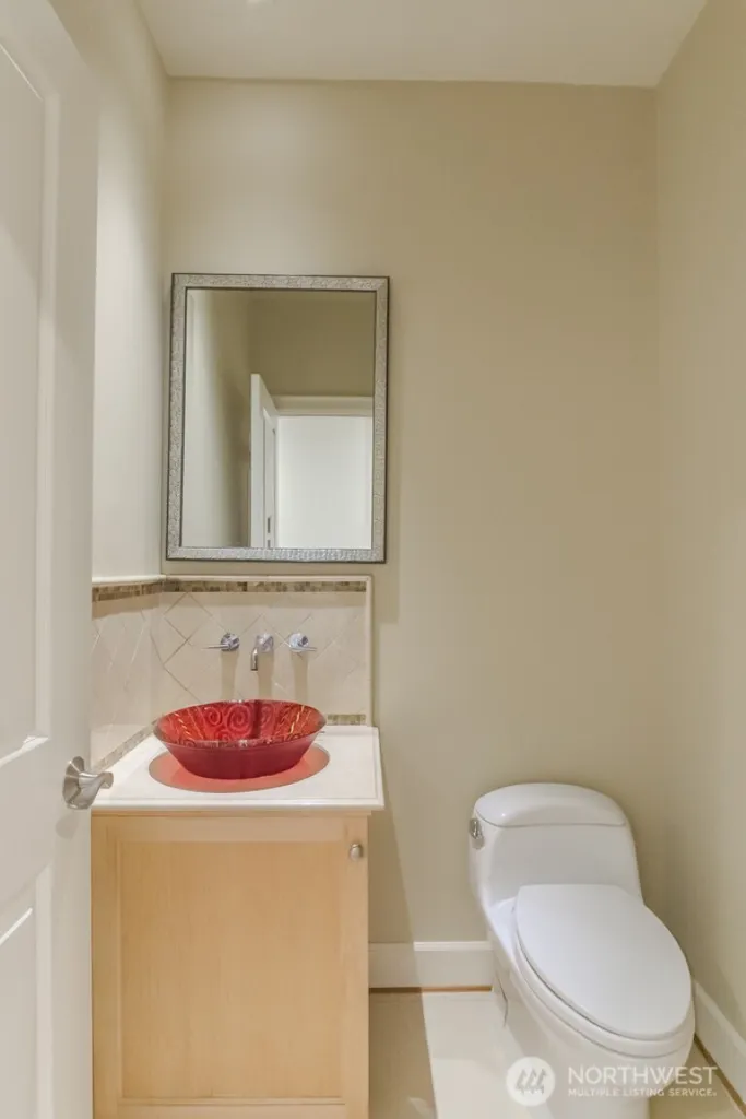 8568 Sand Point Way NE Seattle WA 98115