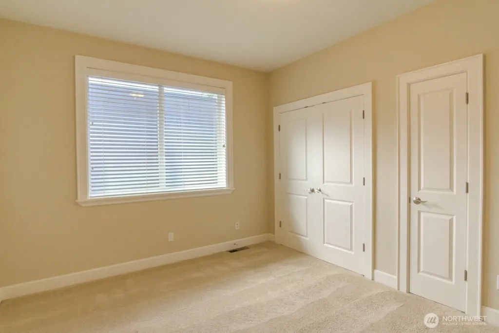 8568 Sand Point Way NE Seattle WA 98115