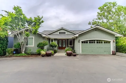 8568 Sand Point Way NE Seattle WA 98115