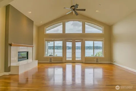 8568 Sand Point Way NE Seattle WA 98115