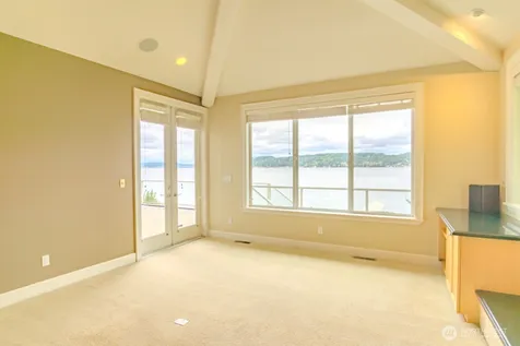 8568 Sand Point Way NE Seattle WA 98115