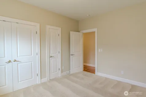 8568 Sand Point Way NE Seattle WA 98115