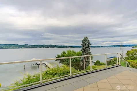 8568 Sand Point Way NE Seattle WA 98115