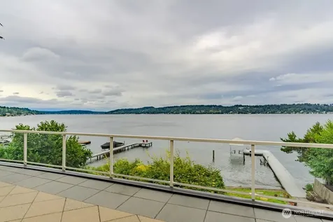 8568 Sand Point Way NE Seattle WA 98115