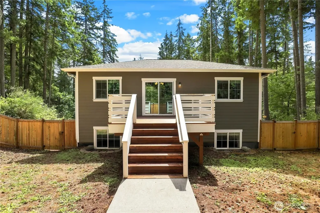 2114 191st Avenue SW Lakebay WA 98349