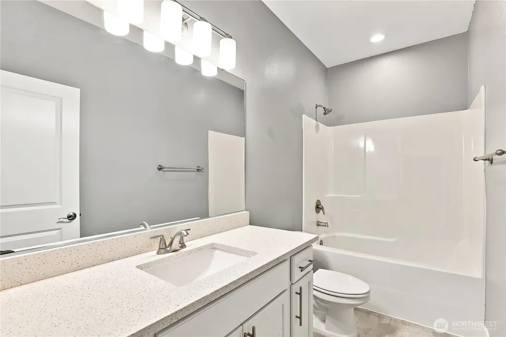 2114 191st Avenue SW Lakebay WA 98349