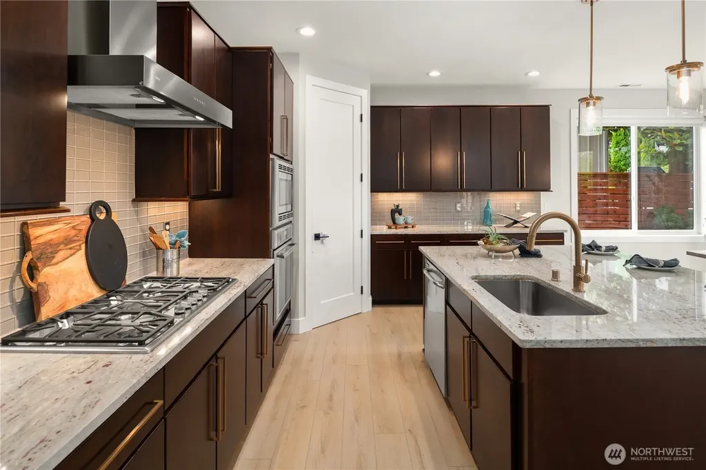 635 17th Avenue W Kirkland WA 98033