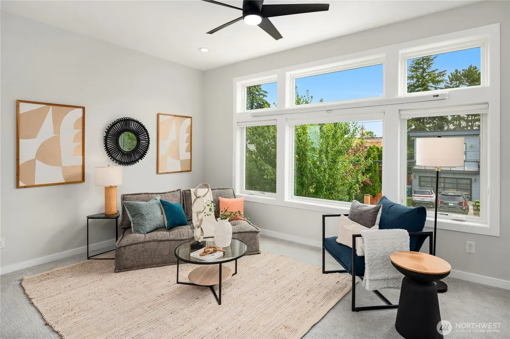 635 17th Avenue W Kirkland WA 98033