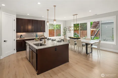 635 17th Avenue W Kirkland WA 98033