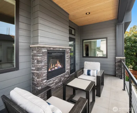 635 17th Avenue W Kirkland WA 98033