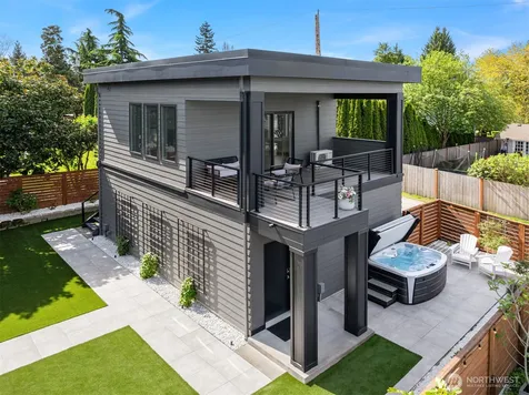 635 17th Avenue W Kirkland WA 98033