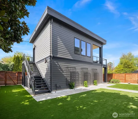 635 17th Avenue W Kirkland WA 98033