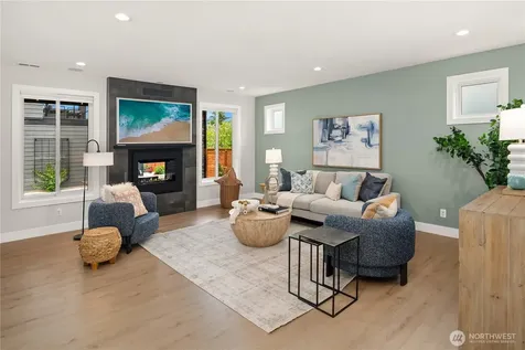 635 17th Avenue W Kirkland WA 98033