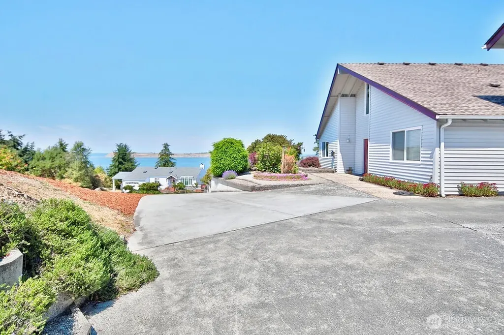332 Lupine Drive Sequim WA 98382