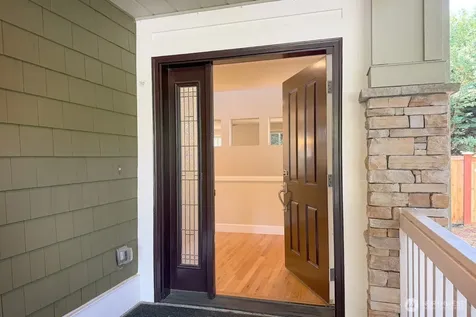 913 273rd Place SE Sammamish WA 98075