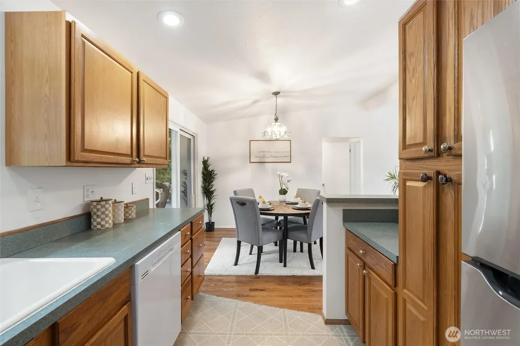 15805 SE 12th Place Bellevue WA 98008