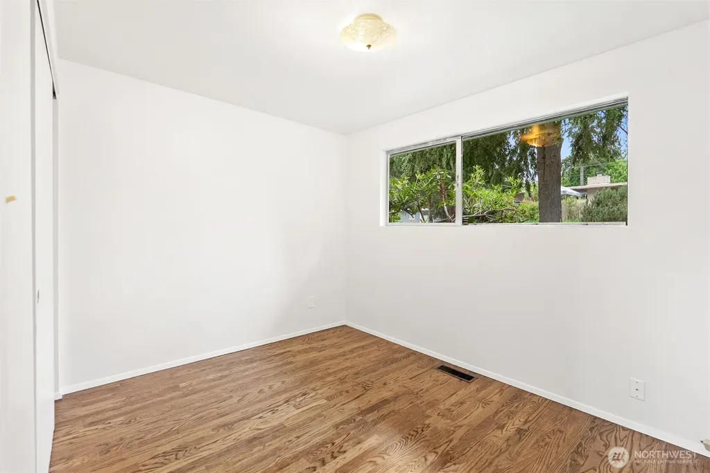 15805 SE 12th Place Bellevue WA 98008
