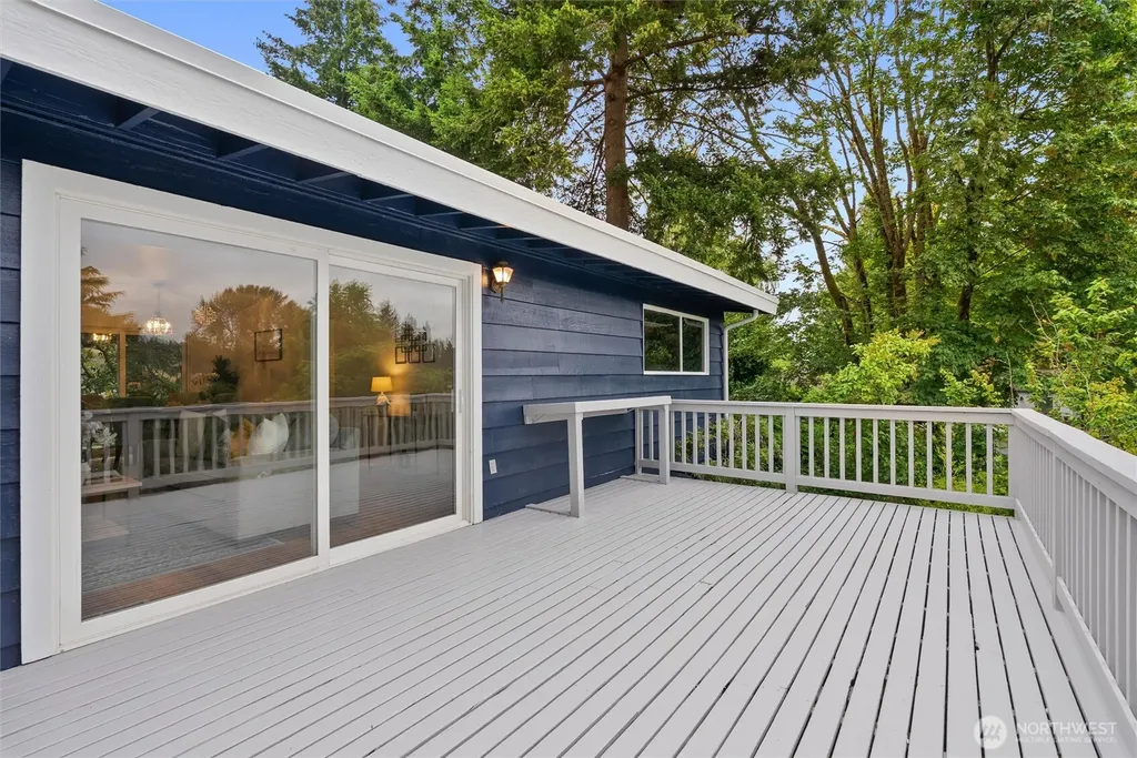 15805 SE 12th Place Bellevue WA 98008