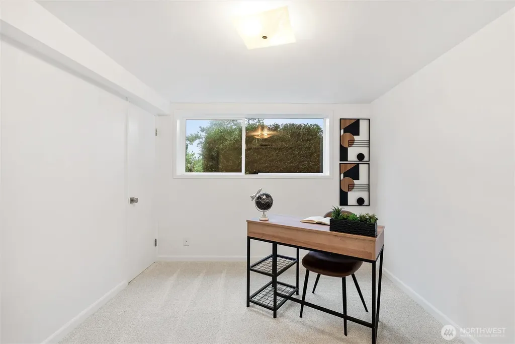 15805 SE 12th Place Bellevue WA 98008