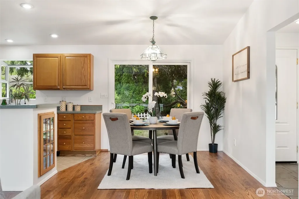 15805 SE 12th Place Bellevue WA 98008