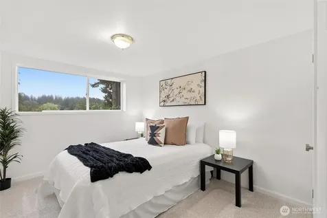 15805 SE 12th Place Bellevue WA 98008