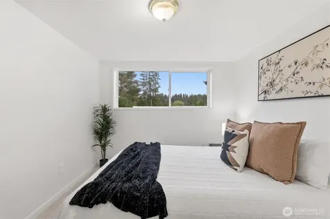 15805 SE 12th Place Bellevue WA 98008
