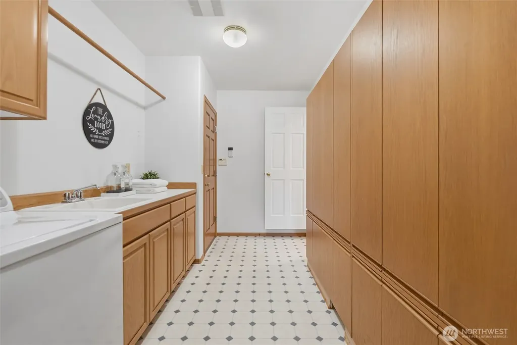 19611 NE 129th Way Woodinville WA 98077