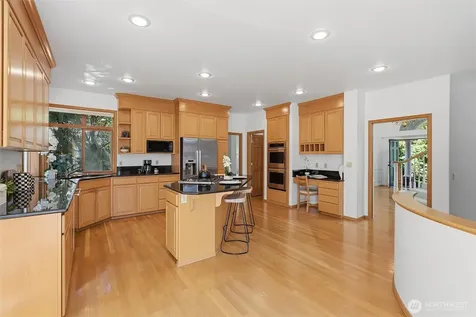 19611 NE 129th Way Woodinville WA 98077
