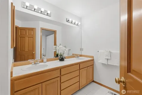 19611 NE 129th Way Woodinville WA 98077
