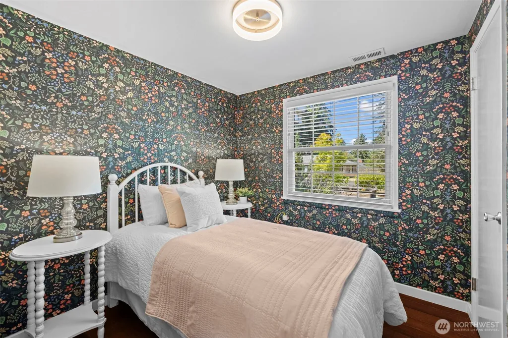 18218 Palatine Avenue N Shoreline WA 98133