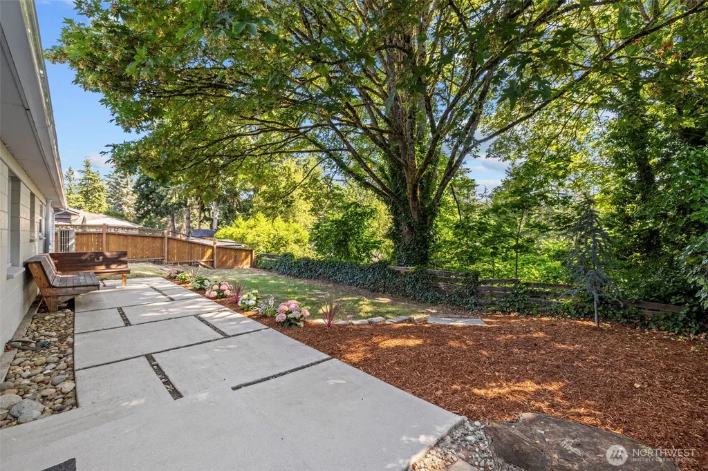 18218 Palatine Avenue N Shoreline WA 98133