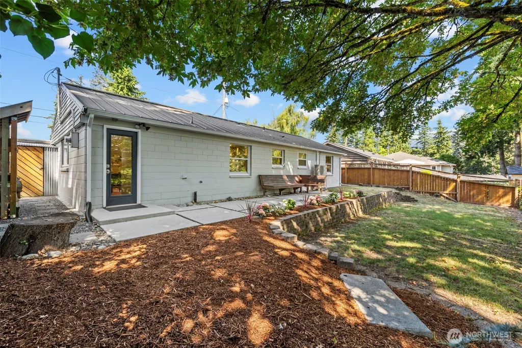 18218 Palatine Avenue N Shoreline WA 98133