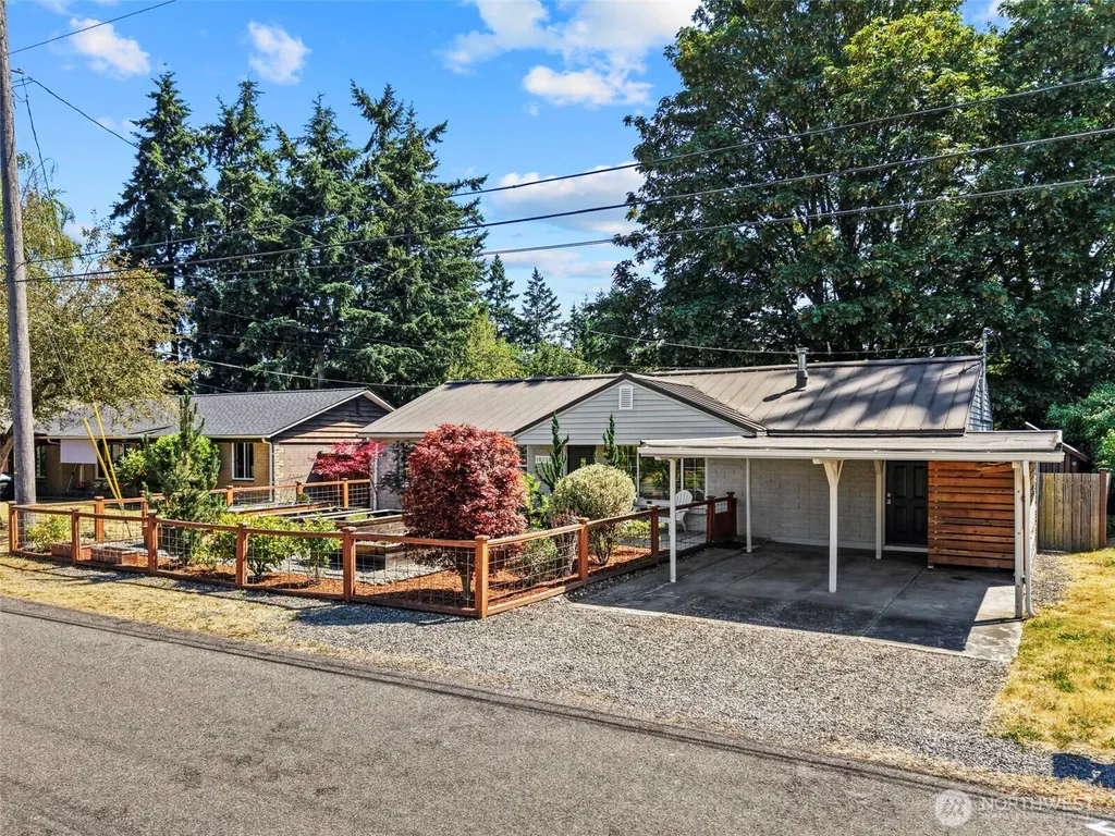 18218 Palatine Avenue N Shoreline WA 98133