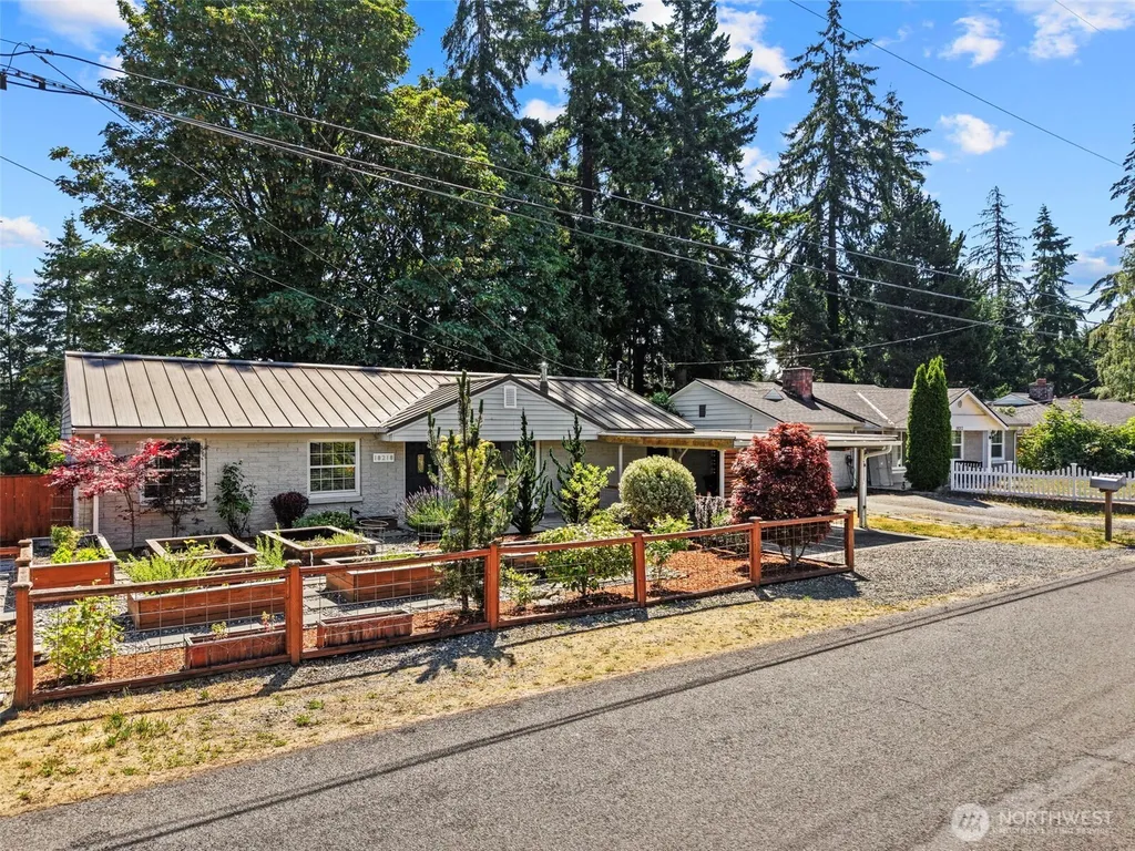 18218 Palatine Avenue N Shoreline WA 98133