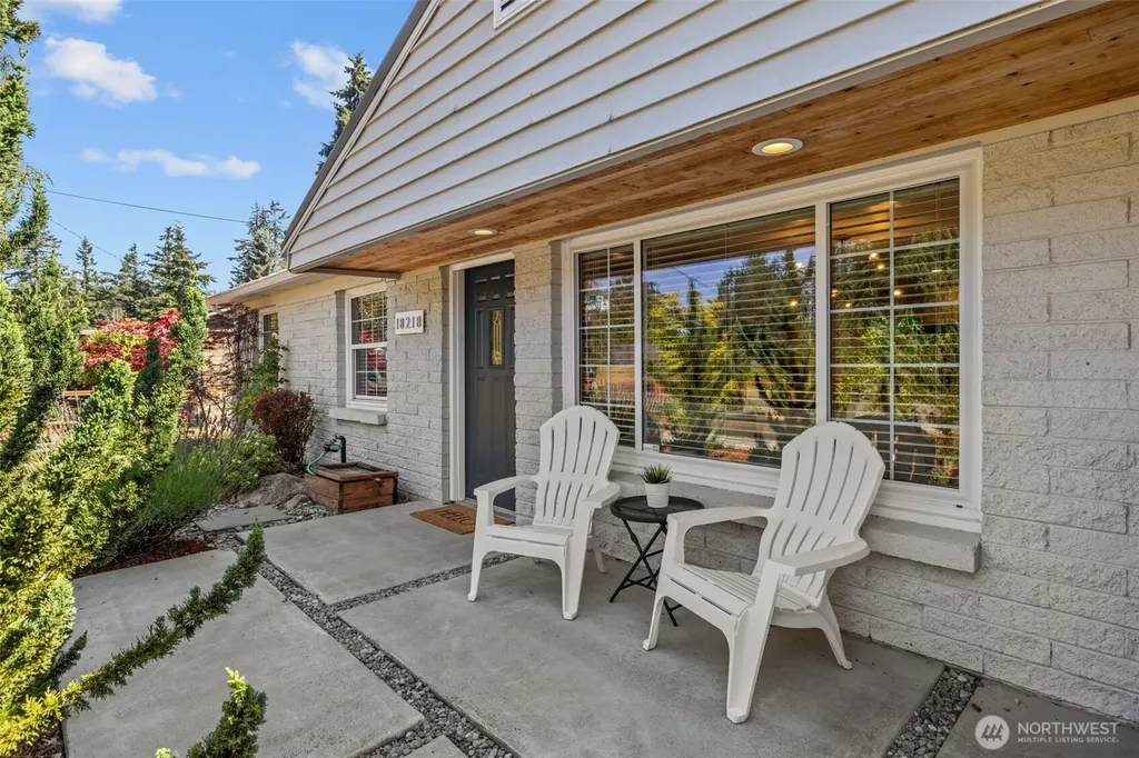 18218 Palatine Avenue N Shoreline WA 98133