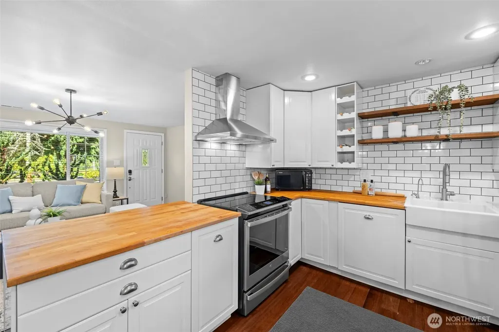 18218 Palatine Avenue N Shoreline WA 98133