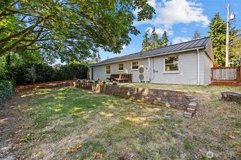 18218 Palatine Avenue N Shoreline WA 98133