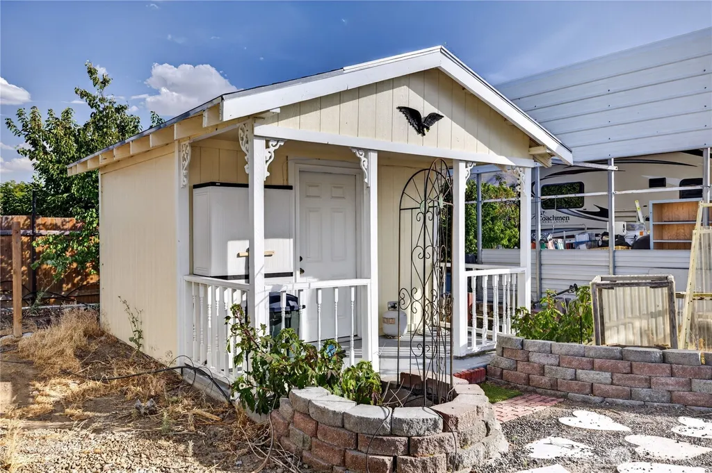 105 Edgewater Way SW Mattawa WA 99349